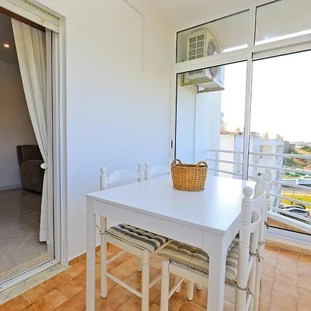 C23 - Parkway Entrance In Apartment Lagos