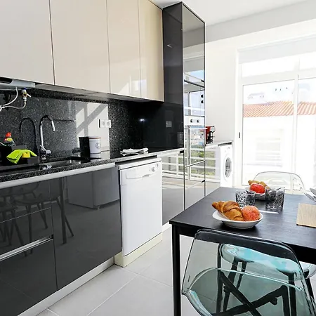 C23 - Parkway Entrance In